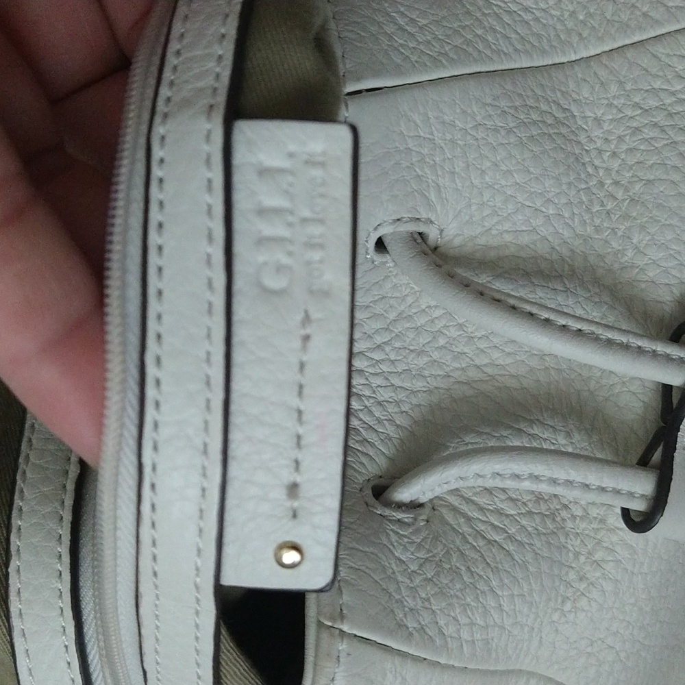 Chic White Leather Hobo Bag with Gold Accents - Picture 10 of 15
